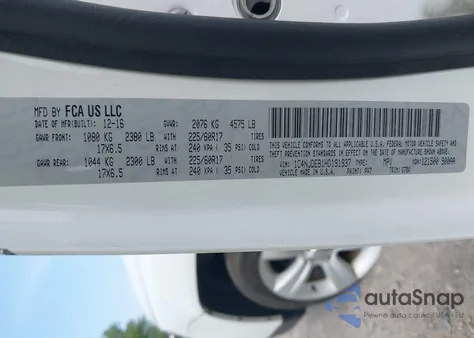 2017 Jeep Compass Latitude 4X4 z USA, uszkodzony, nr VIN 1C4NJDEB1HD191937